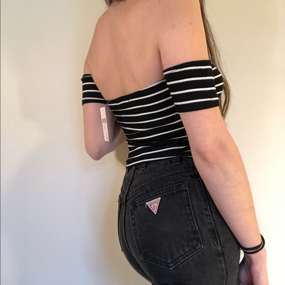 ❤️SOLD❤️Striped Off Shoulder Crop Top - Picture 4 of 6